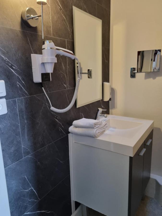 Hotel Du Cheval Blanc Cerizay Εξωτερικό φωτογραφία