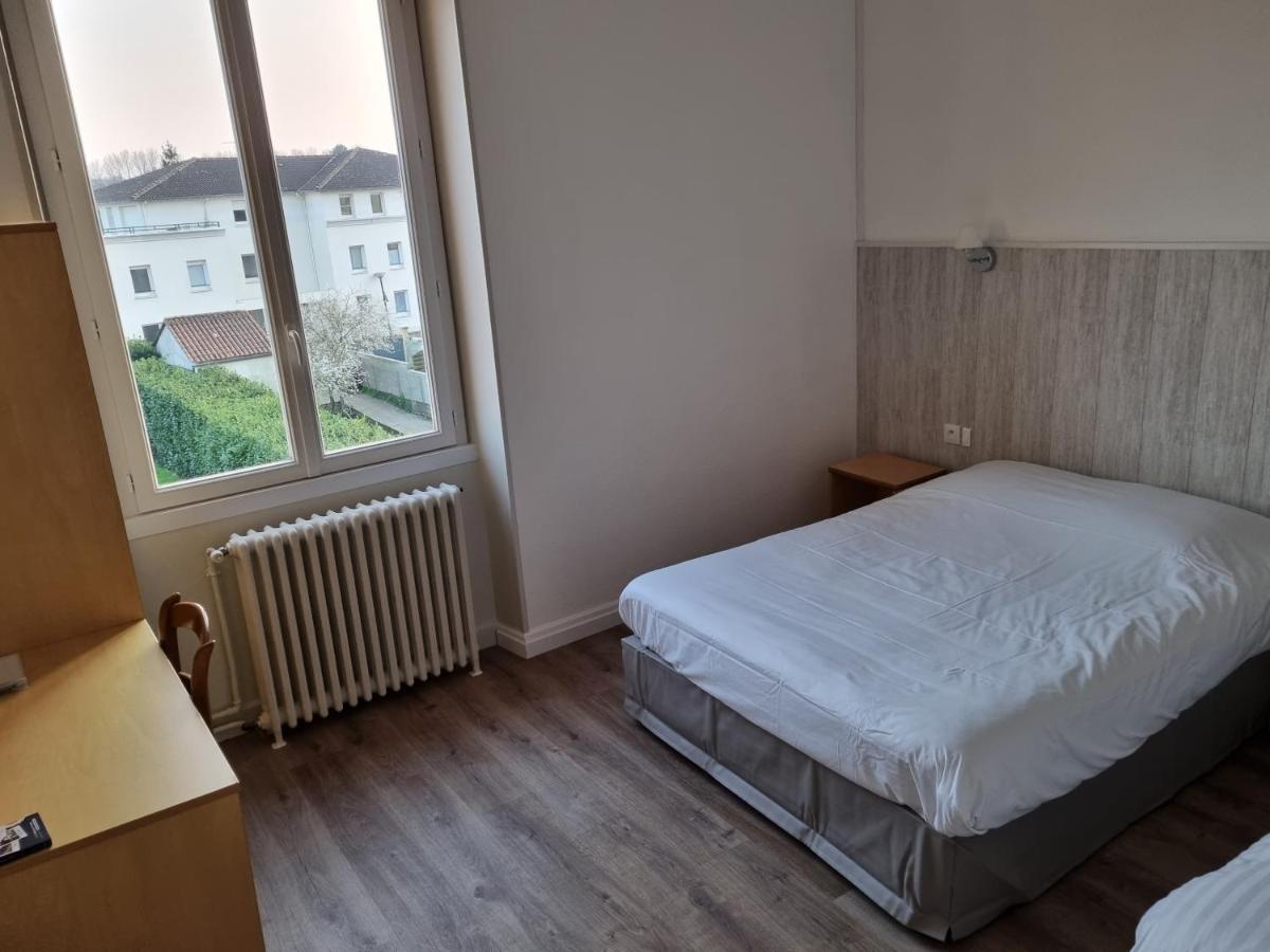Hotel Du Cheval Blanc Cerizay Εξωτερικό φωτογραφία