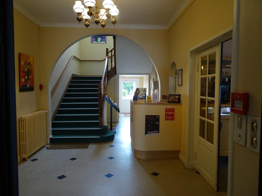 Hotel Du Cheval Blanc Cerizay Εξωτερικό φωτογραφία